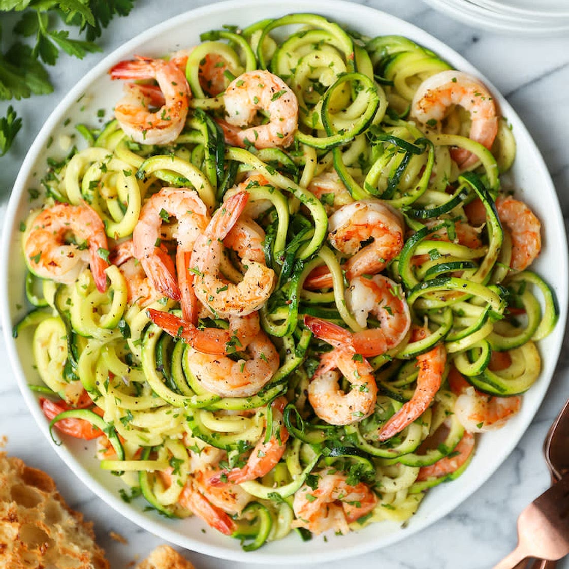 GARLIC BUTTER SHRIMP ZUCCHINI NOODLES