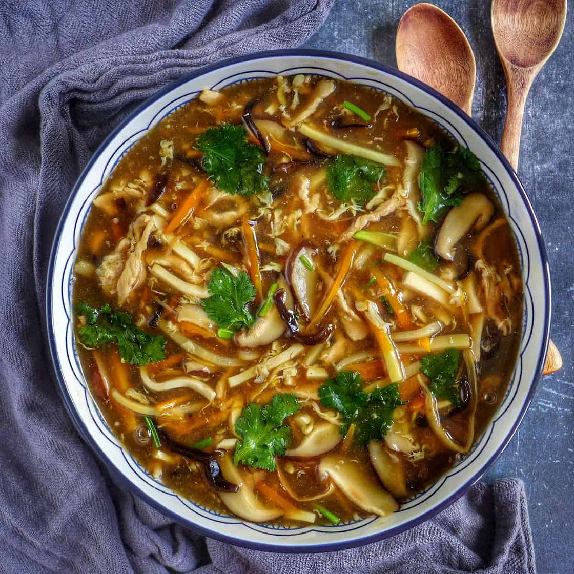 Hot and Sour Soup, the Authentic Way (酸辣汤)