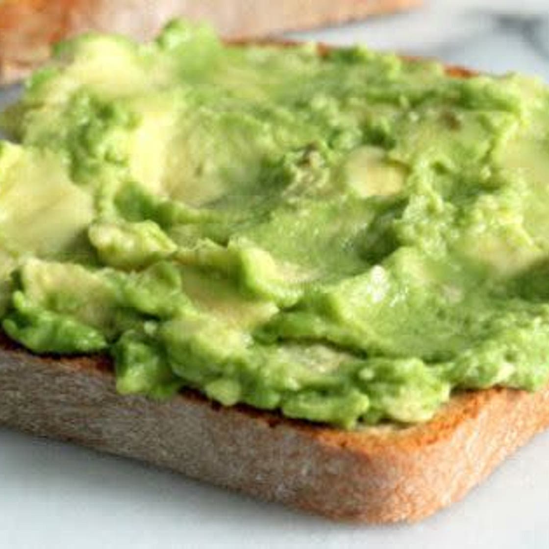 Tostada con aguacate