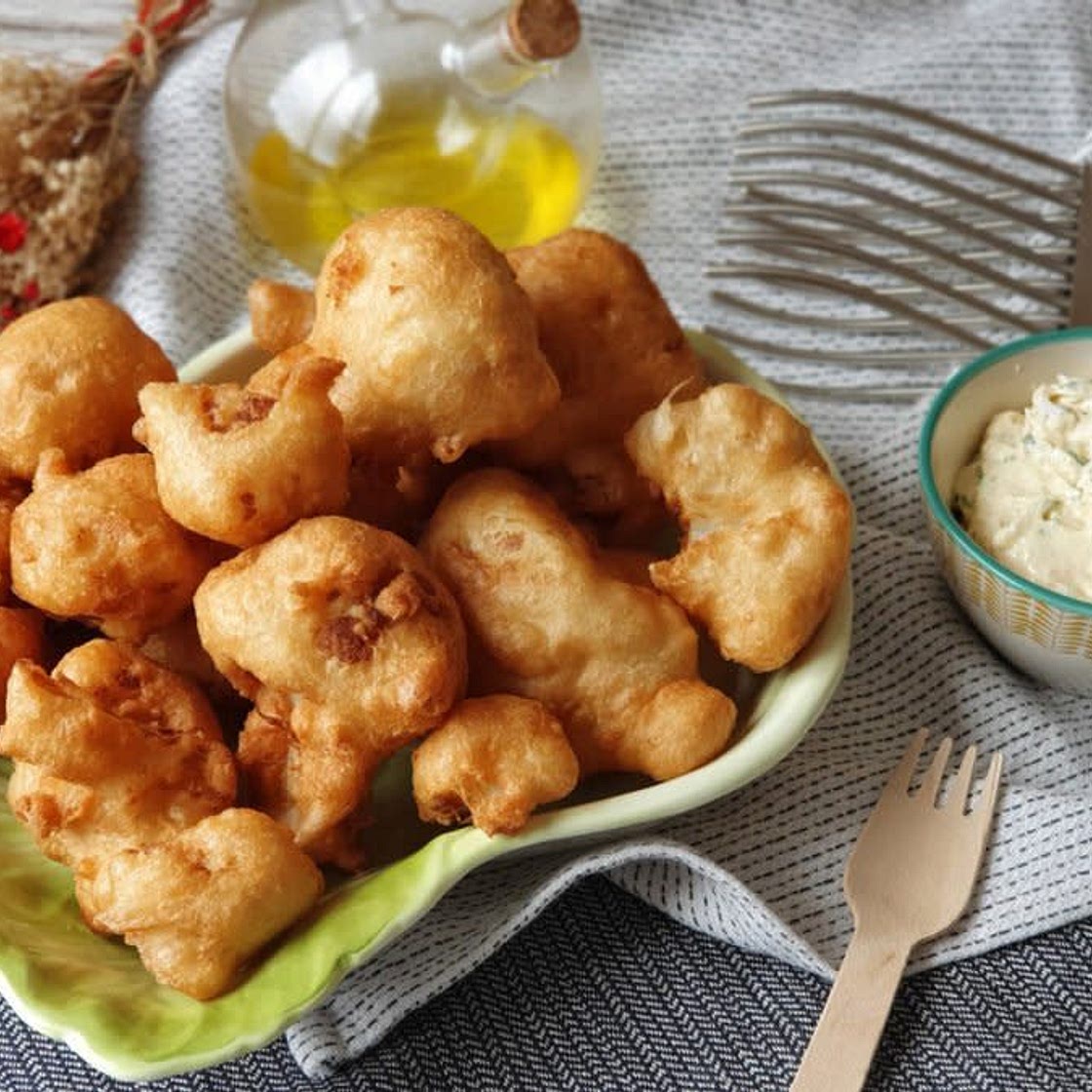 Buñuelos de coliflor en harina de garbanzos