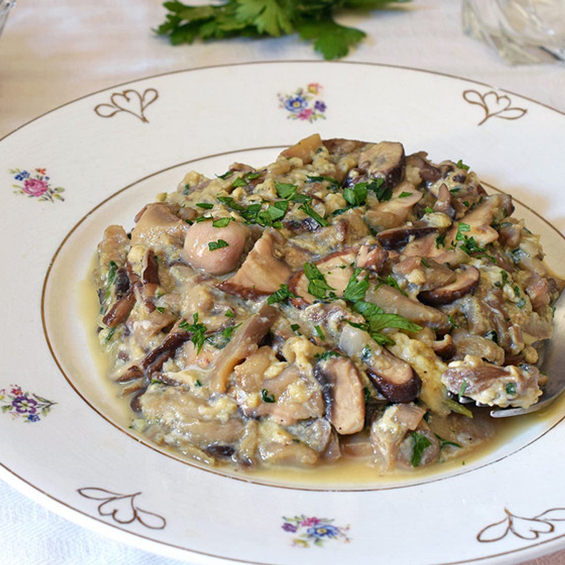 Revuelto de setas con anchoas