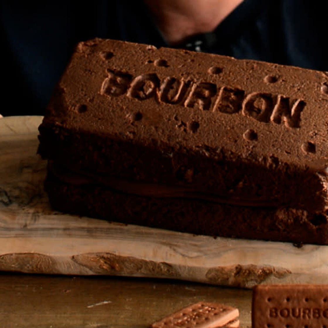 Giant Bourbon Biscuit No-Bake Cheesecake