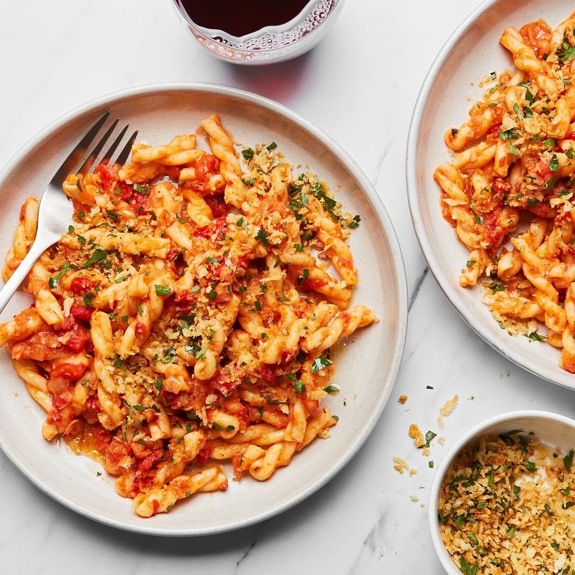 Creamy Vegan Red Pepper Pasta Recipe With Garlic Bread Breadcrumbs