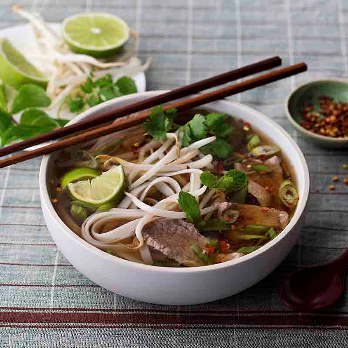 Vietnamese Beef Noodle Soup (Pho Bo)