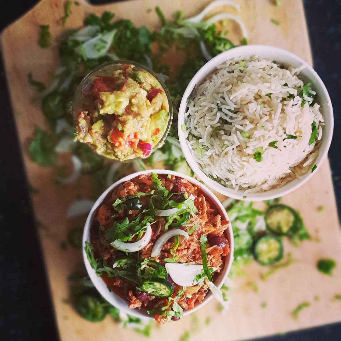 Chipotle black bean chilli with guacamole