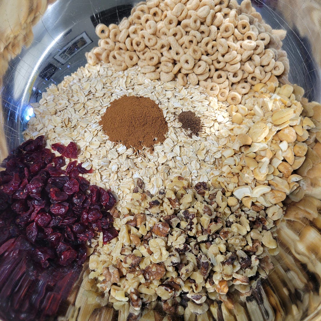 Banana Granola (walnut/cashew/craisin)