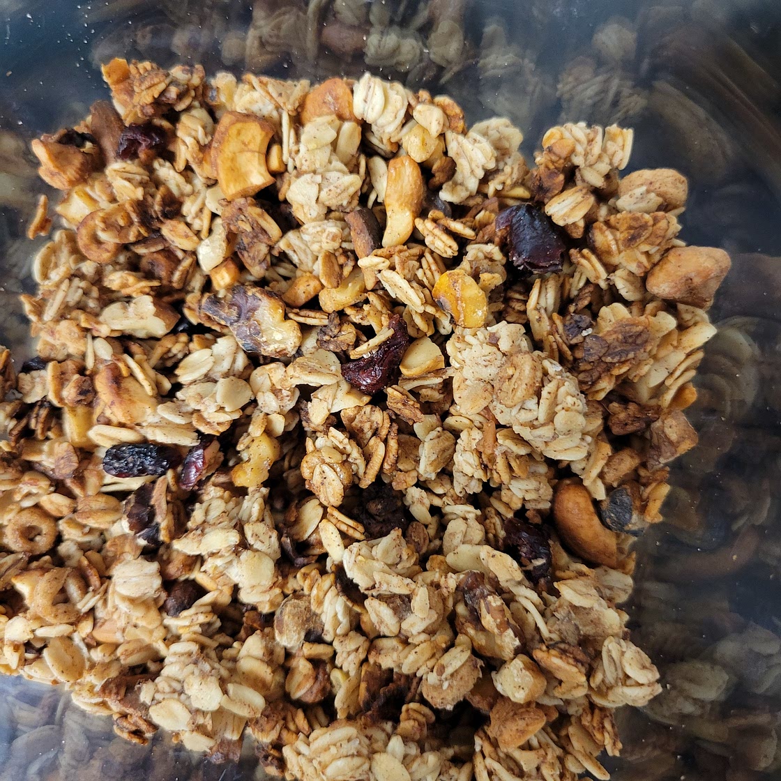 Banana Granola (walnut/cashew/craisin)