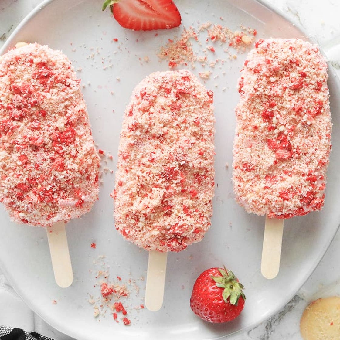 This Copycat Good Humor Strawberry Shortcake Bar Recipe Tastes Like Pure Nostalgia