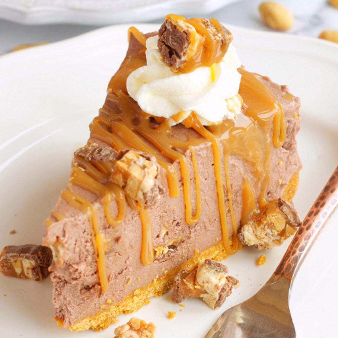 Gâteau au fromage à la Snickers (sans cuisson)