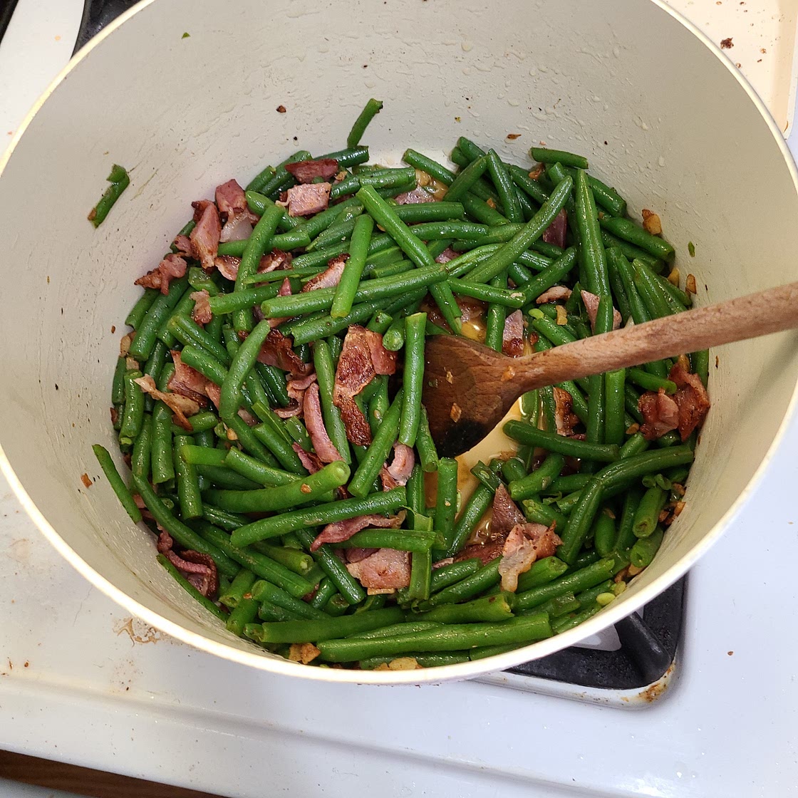 Garlic Parmesan Green Beans with Bacon