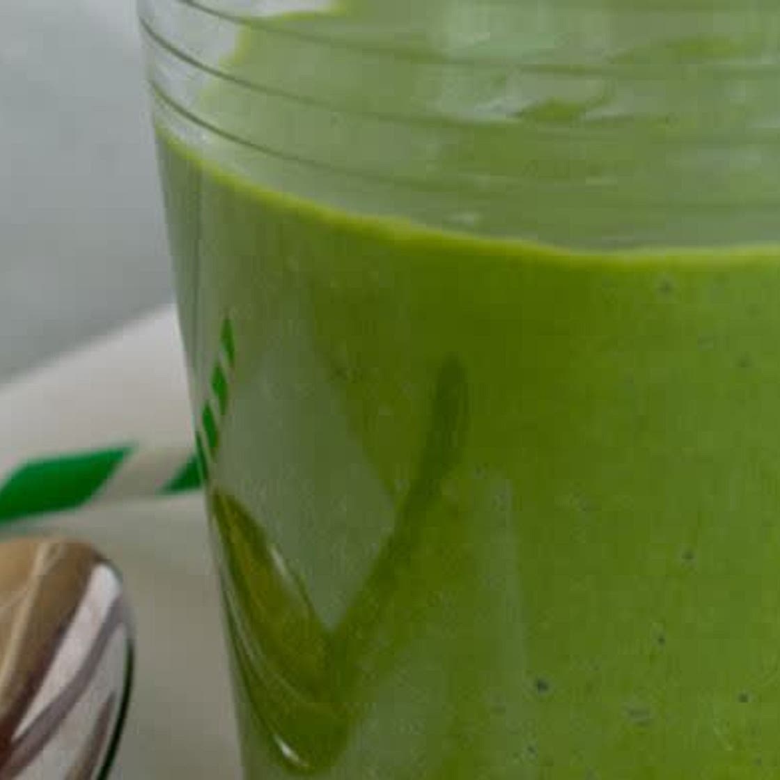 Peachy Green Smoothie
