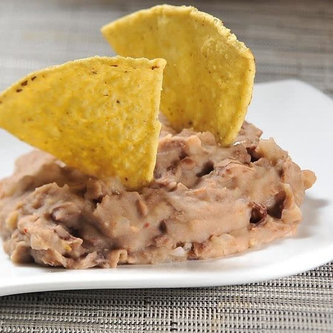 Frijoles con totopos