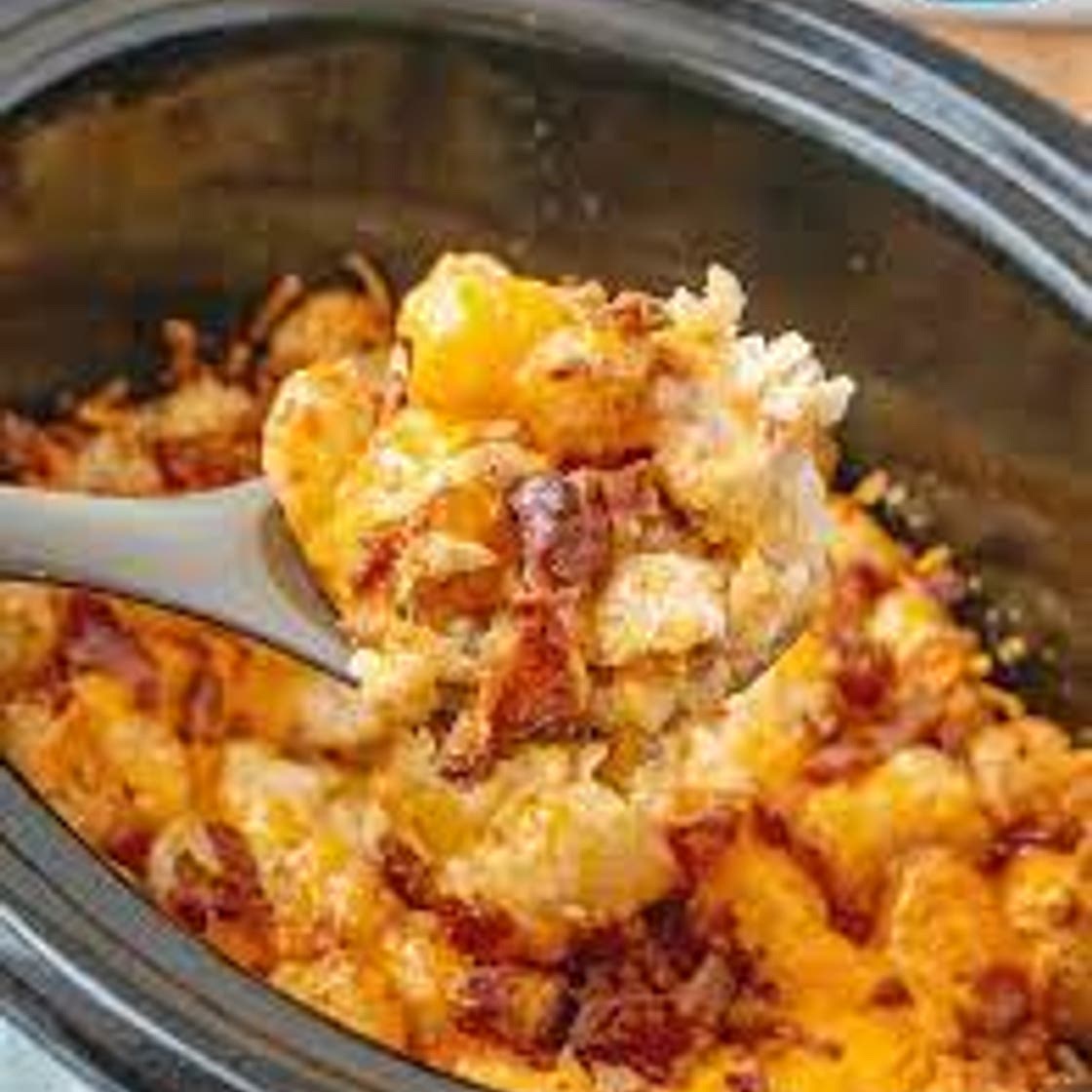 Slow Cooker Cheesy Chicken & Tator Tots