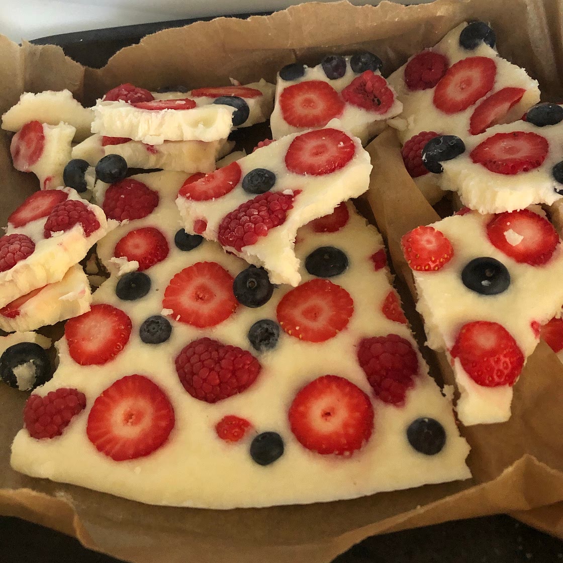Frozen Yogurt Bark with Berries