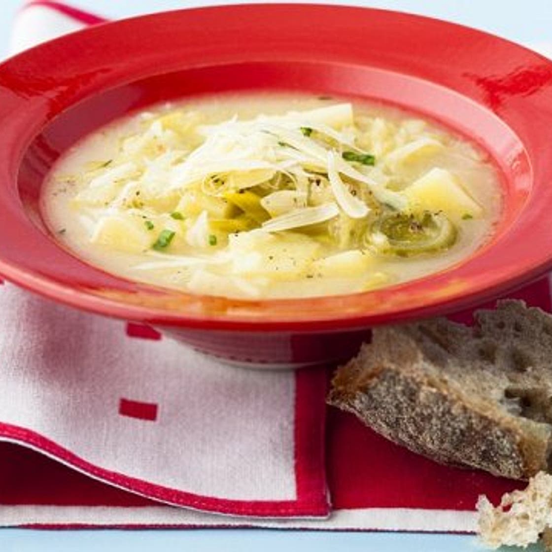 Banging apple, cider and onion soup