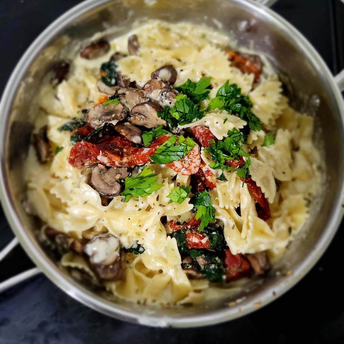 Farfalle Pasta With Mushrooms and Spinach