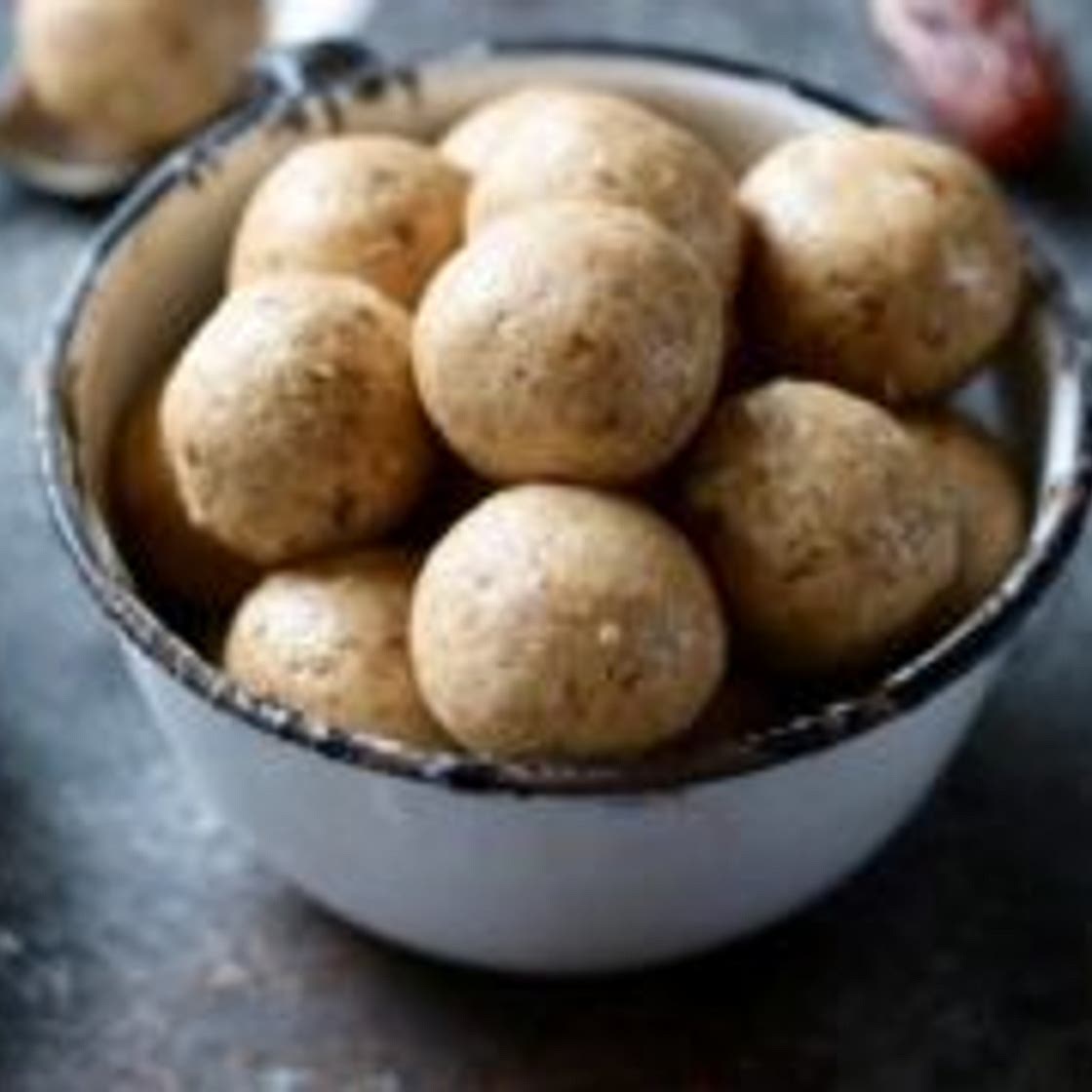 3-Ingredient Nutty Cashew Bites