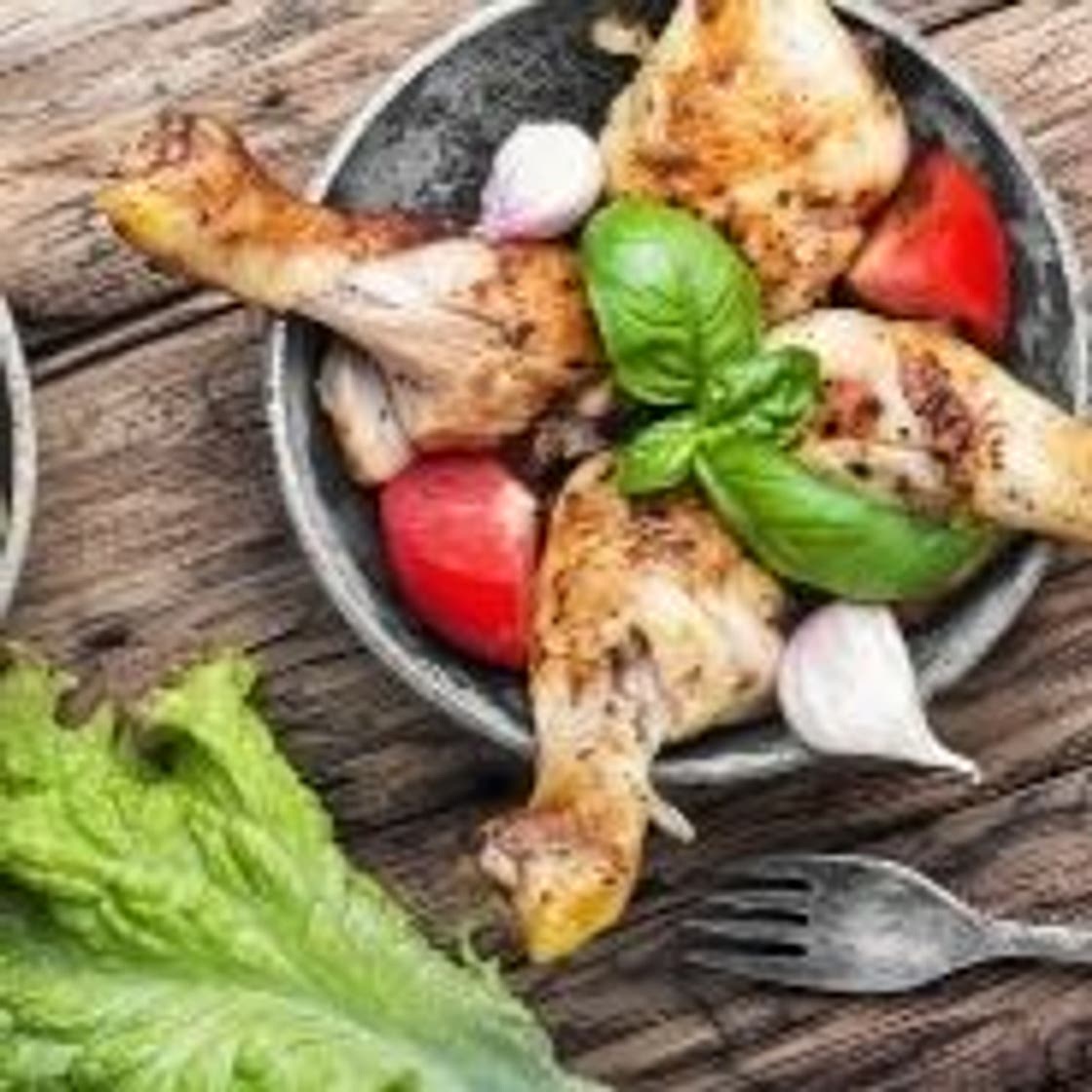 ROASTED CHICKEN THIGHS WITH POTATOES