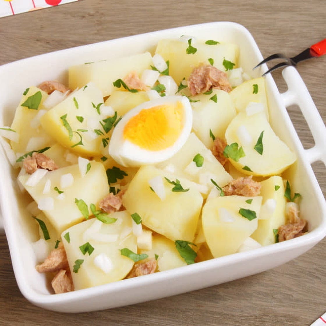 Salade fraîche de pommes de terre au thon et à l’œuf