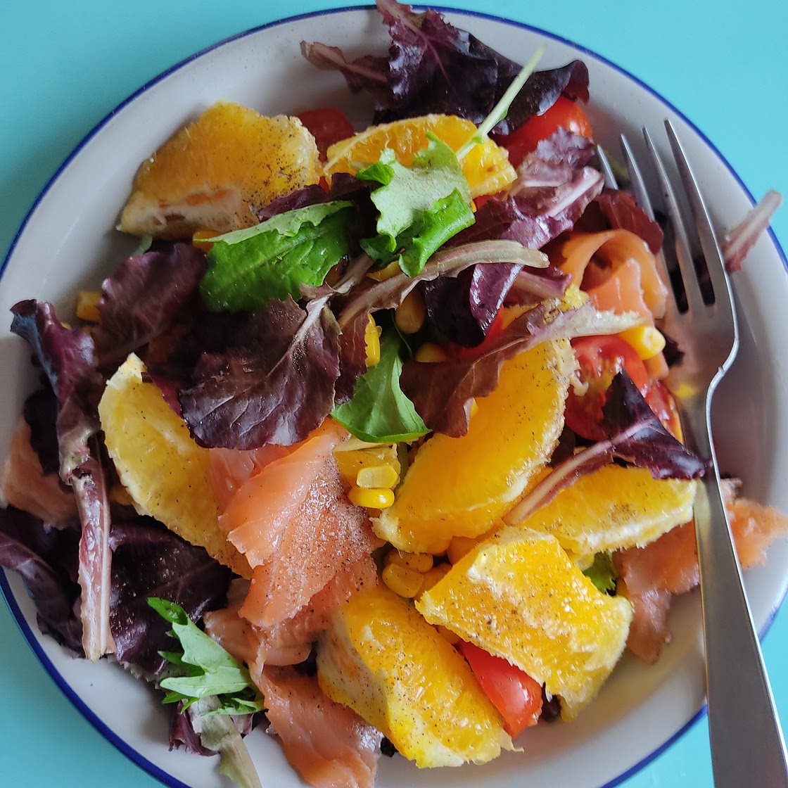 Ensalada con salmón ahumado