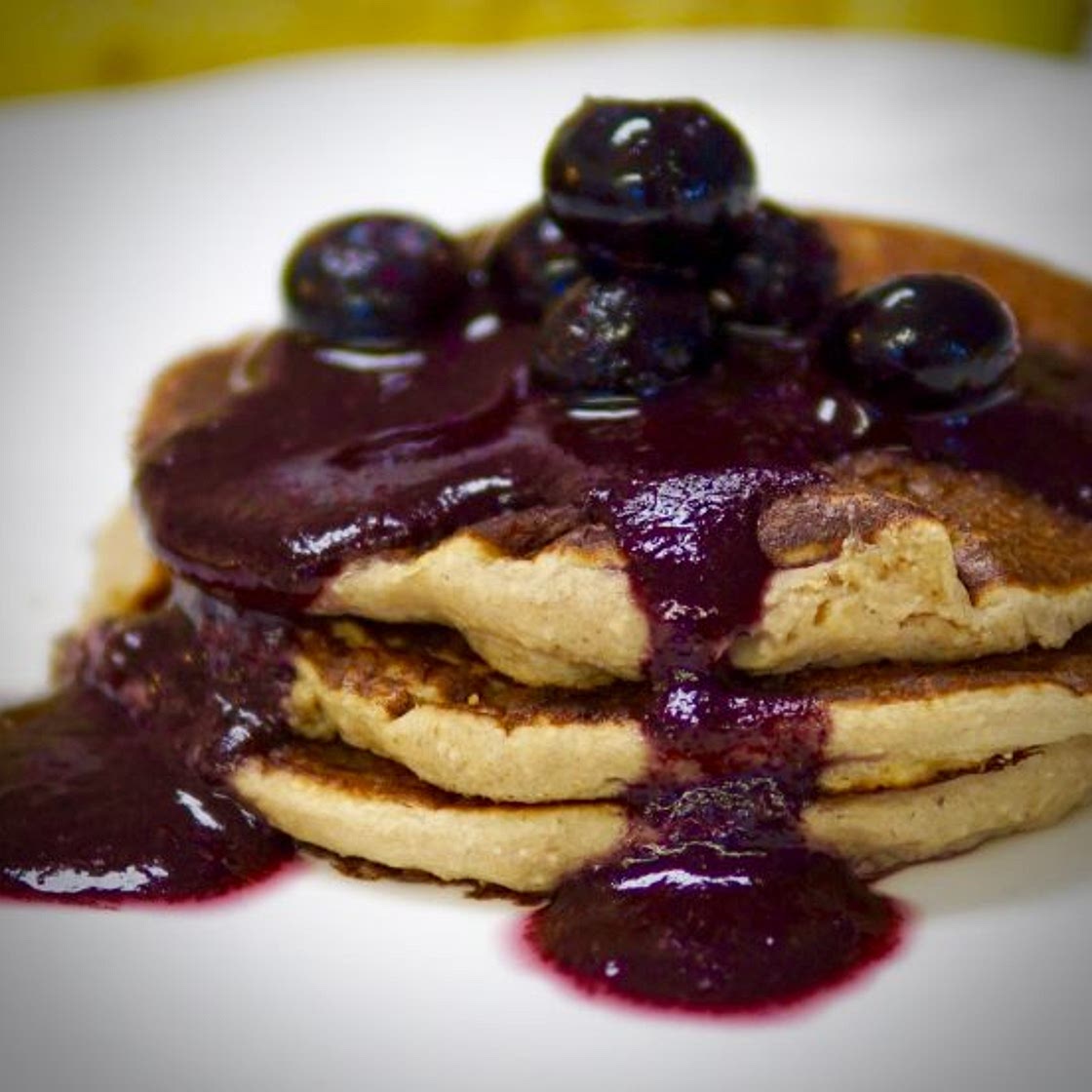 CINNAMON PANCAKES WITH BLUEBERRY DATE SYRUP
