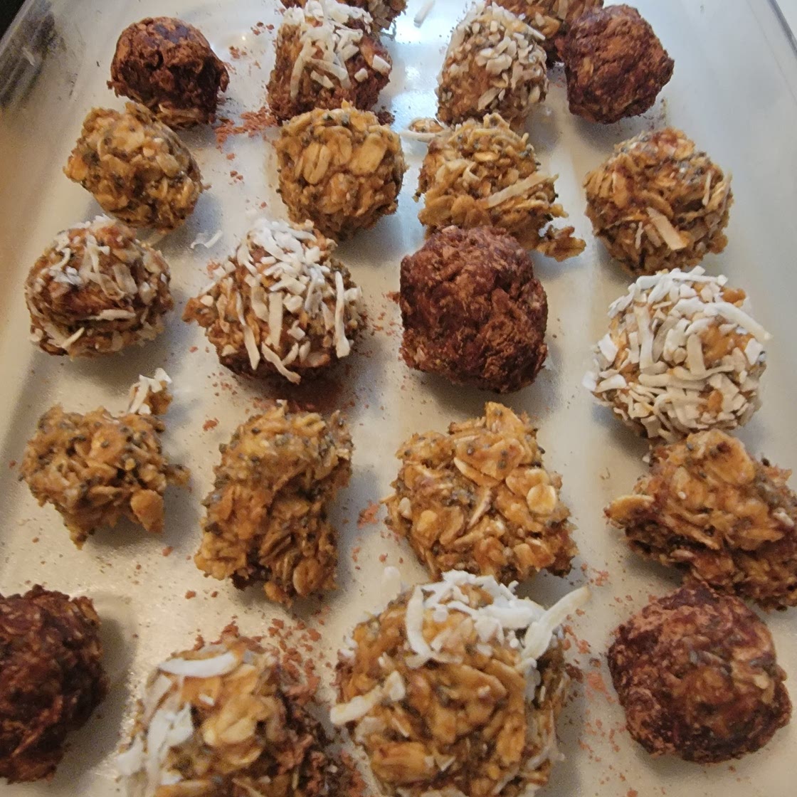 Vegan Chocolate Peanut Butter Energy Balls