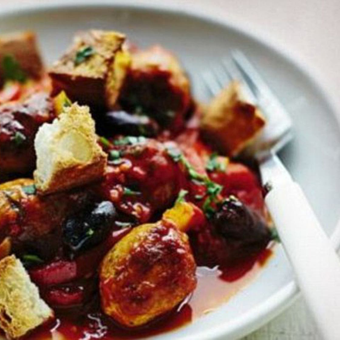 Gino's real Italian food pronto: Italian sausage stew with peppers and crunchy croutons