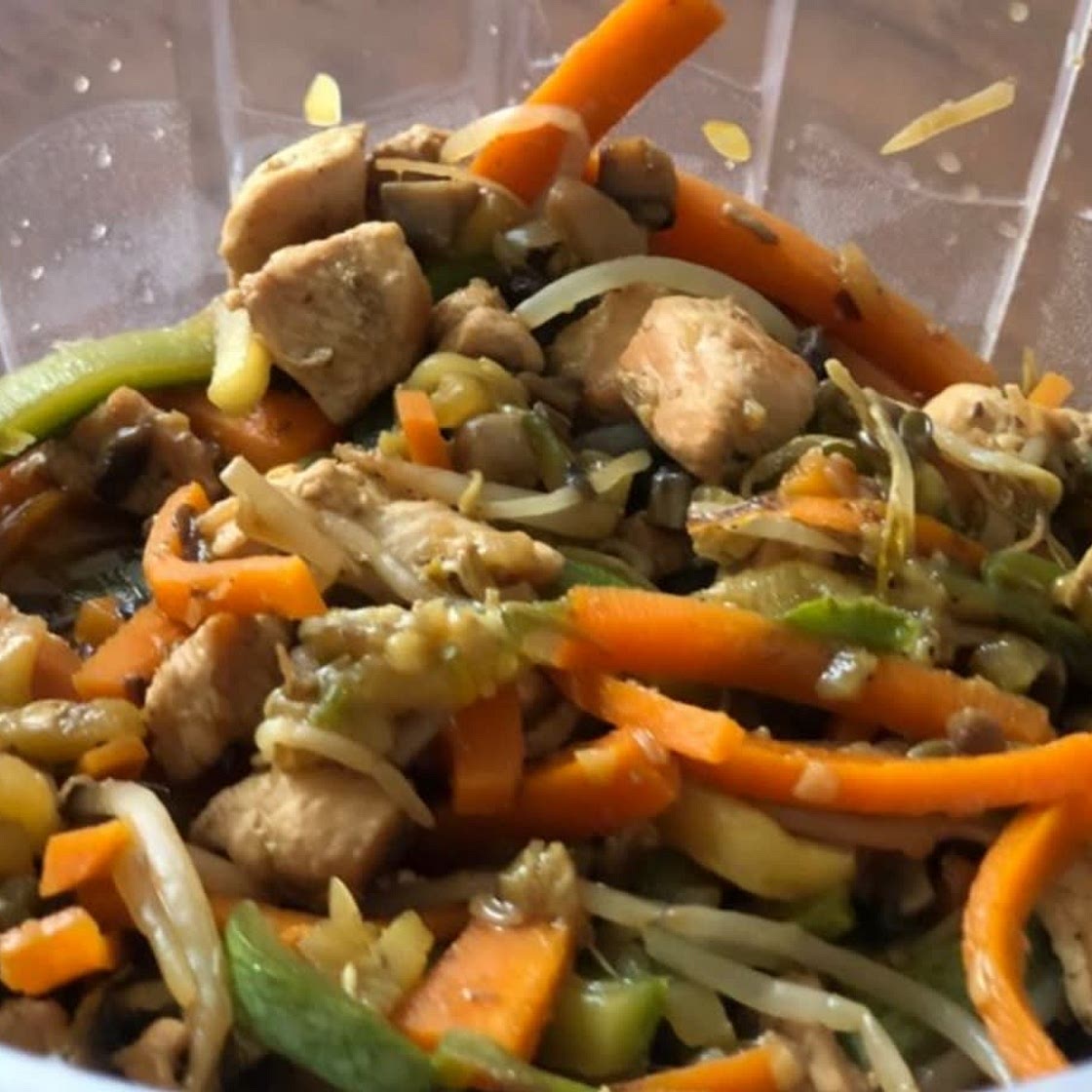 Chop suey de pollo