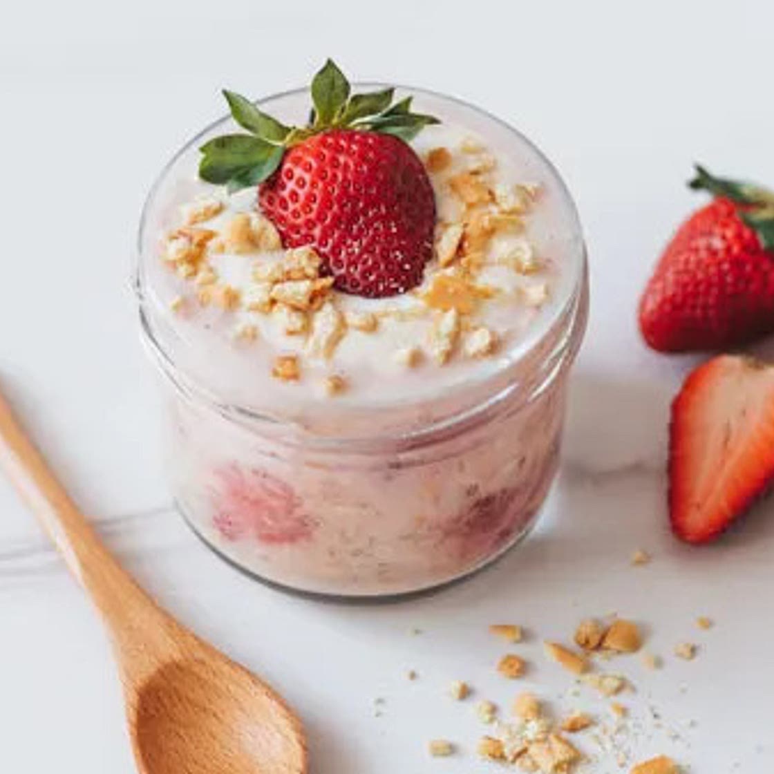 Strawberry Cheesecake Overnight Oats