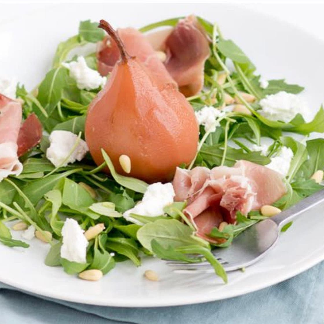 Salade met stoofperen en geitenkaas