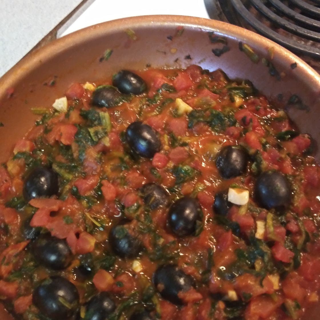 Spaghetti with Olives, Spinach and Dried Tomatoes
