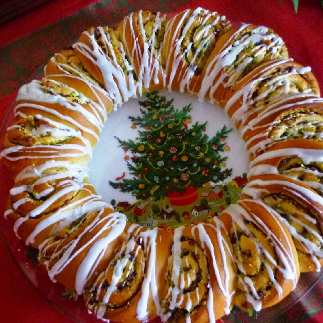 Pineapple Raisin Tea Ring