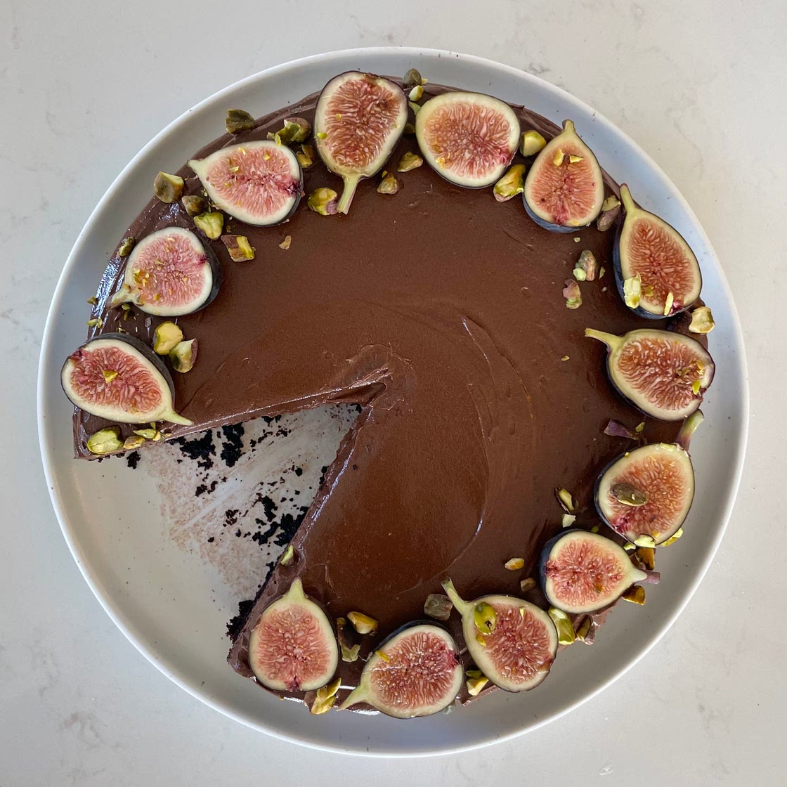 Chocolate Fudge Cake - zaynabissa.com