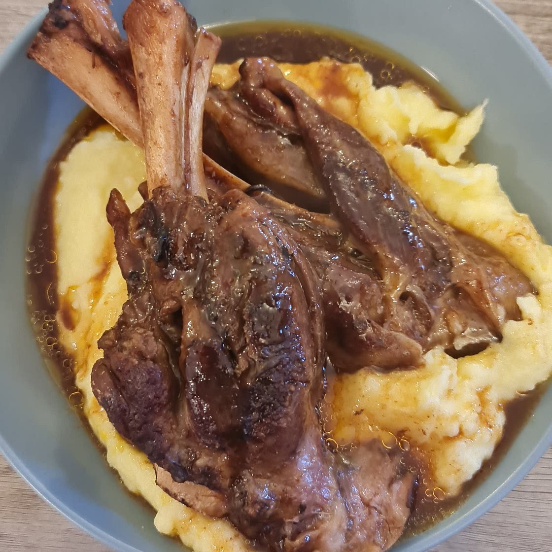 Keto Slow Cooked Lamb Shanks