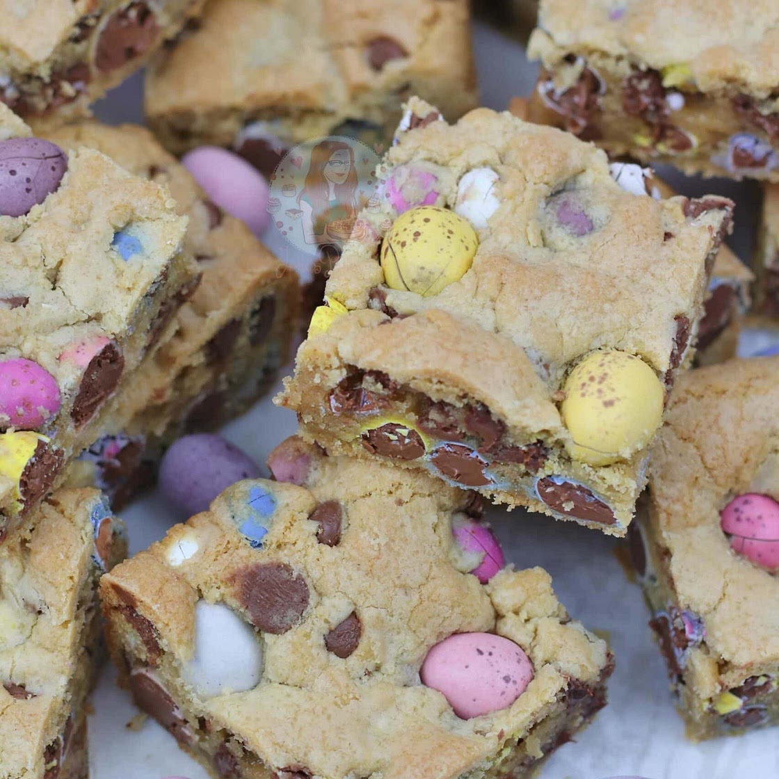 Mini Egg Cookie Bars!