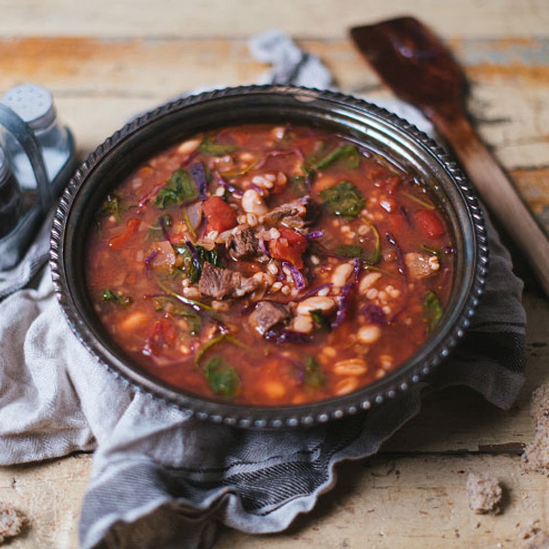 Soupe toscane au boeuf, aux légumes et à la bière rousse