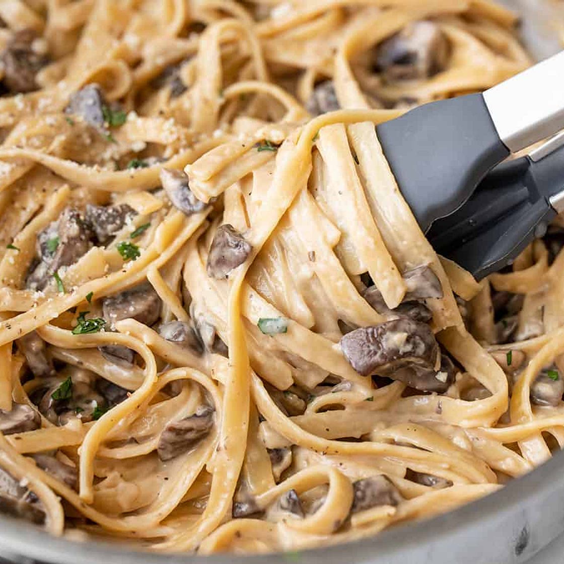 One Pot Creamy Mushroom Pasta