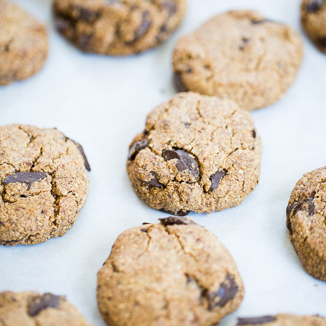 Galletas veganas y sin gluten de almendra y chocolate