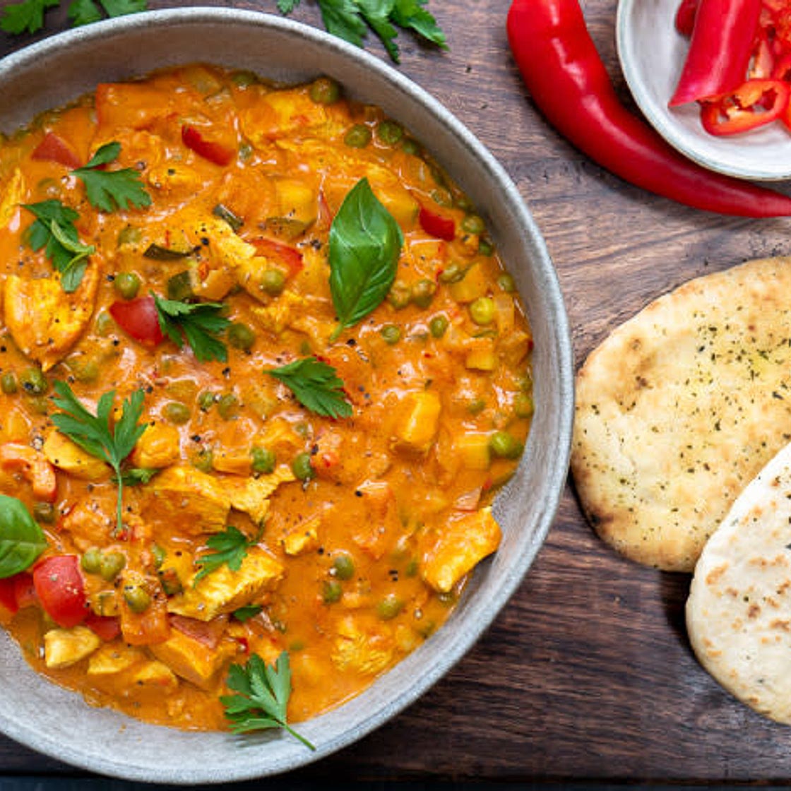 Quick bulk curry (with curry paste, add spinach, broccoli and sweet potatoes)