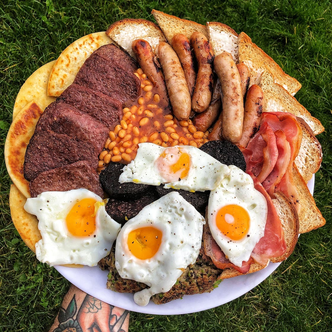 Full Scottish fry up platter  
