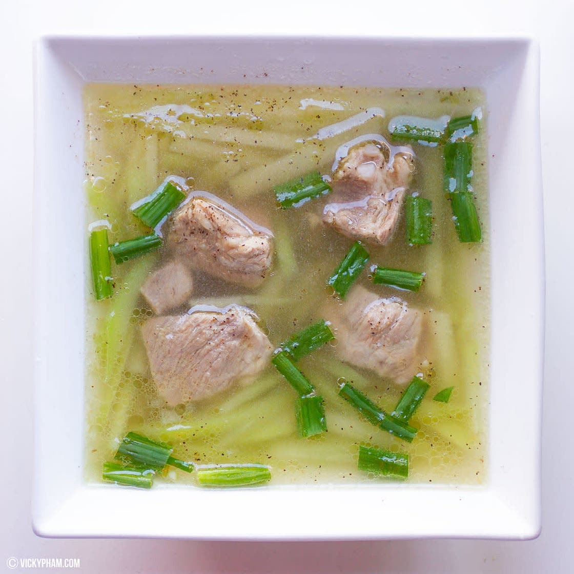 Spare rib & chayote soup (canh suon nau su su)