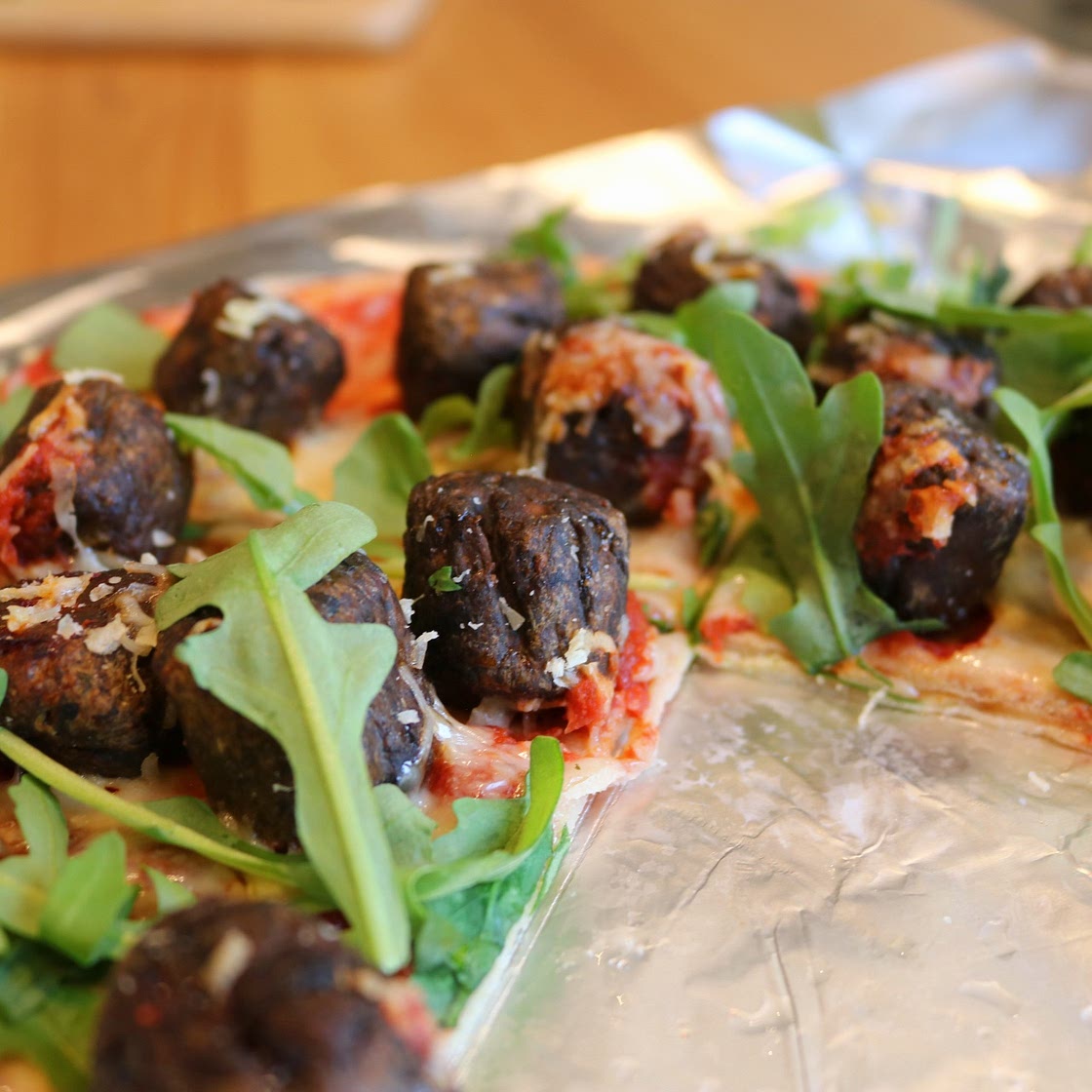 Better-For-You Meatball Pizza