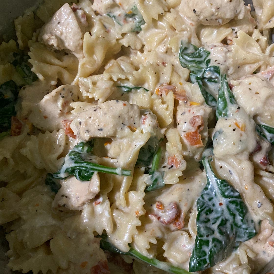 Instant Pot Creamy Tuscan Chicken Pasta