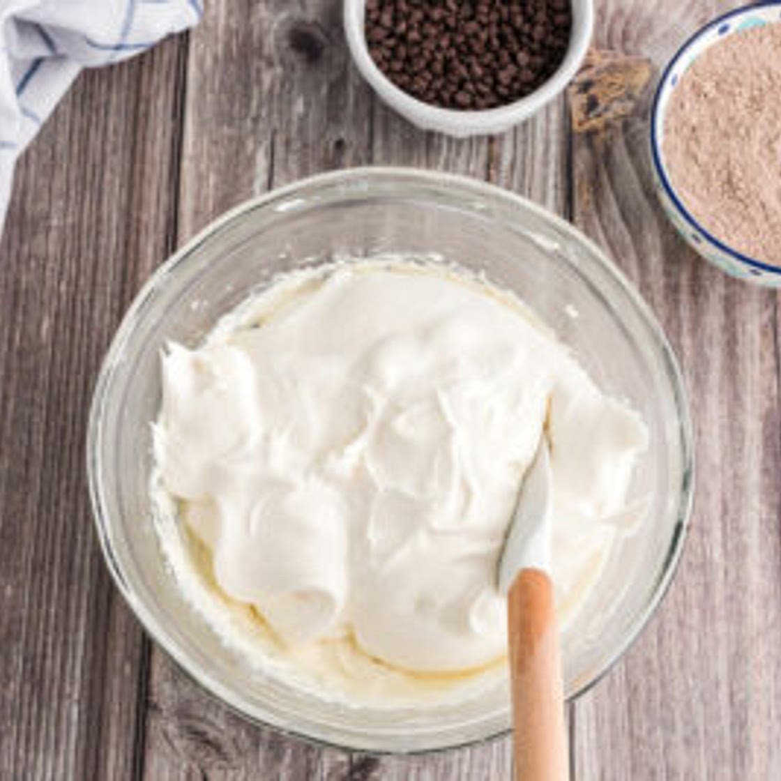 Chocolate Lasagna - Amanda's Cookin'