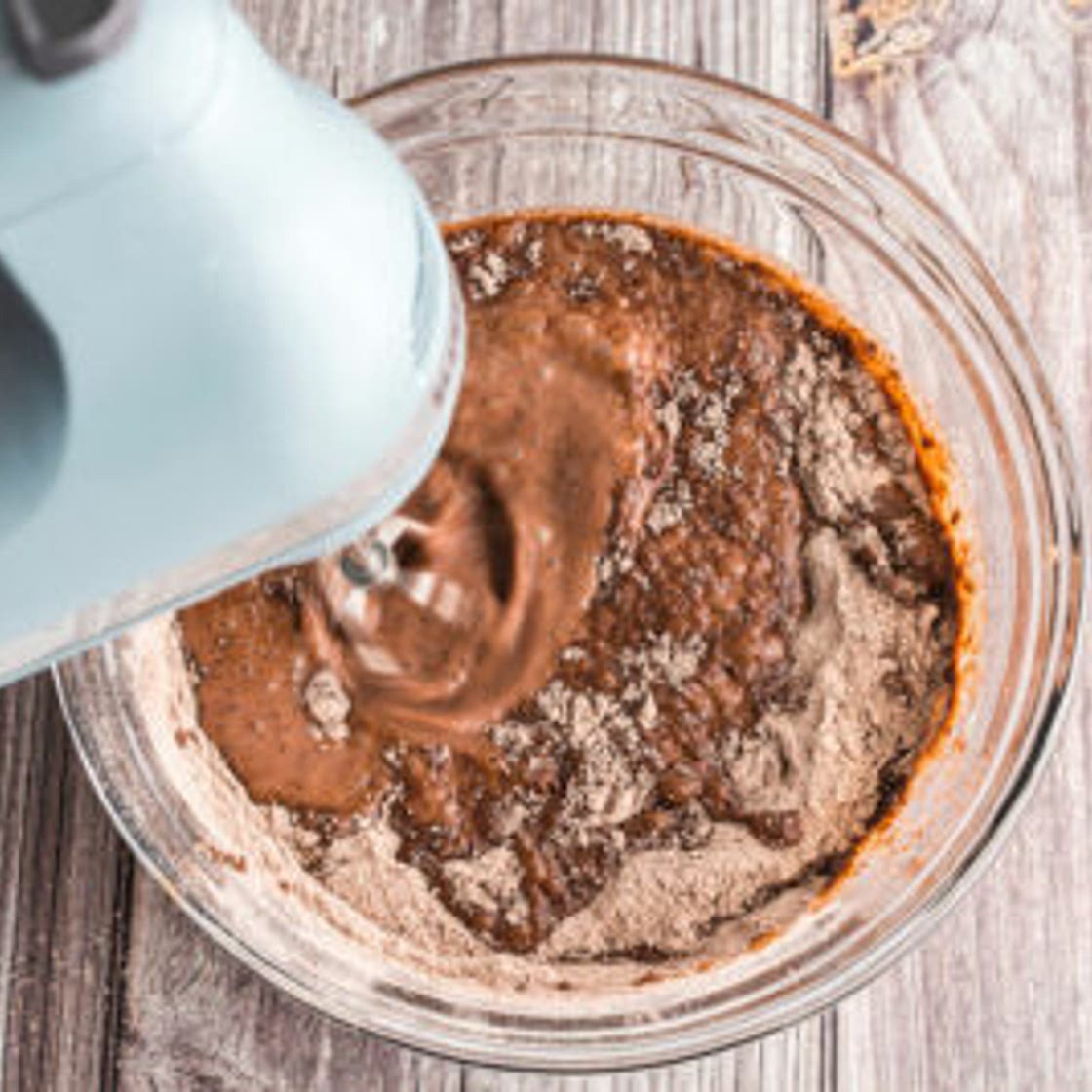 Chocolate Lasagna - Amanda's Cookin'