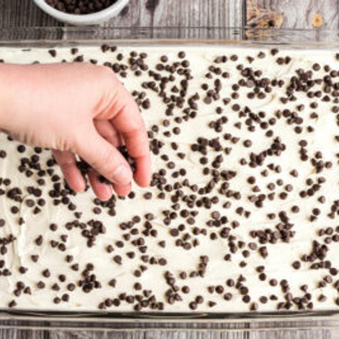 Chocolate Lasagna - Amanda's Cookin'
