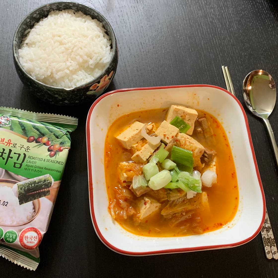 Kimchi Jjigae김지 씨개 (Kimchi Stew)