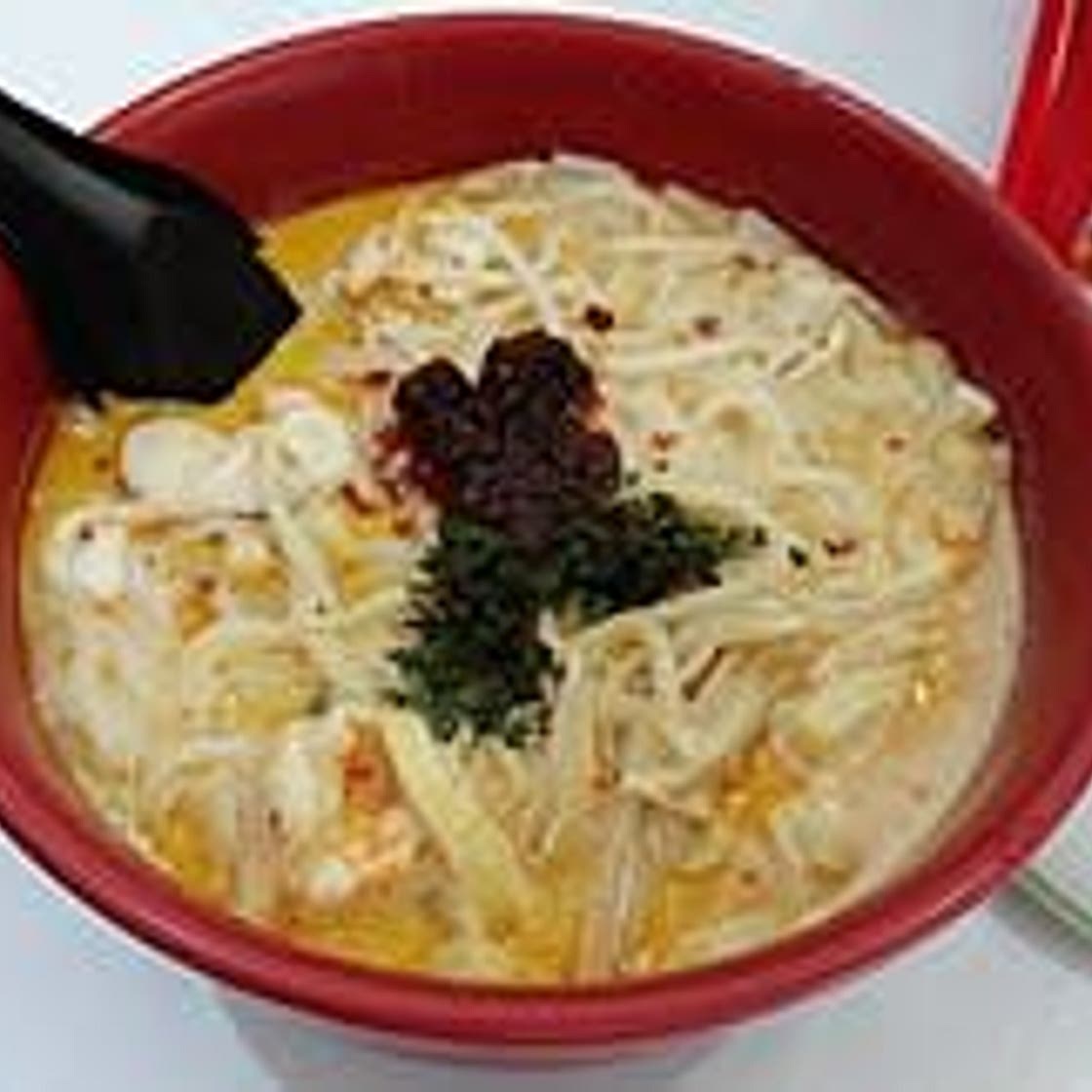 Singapore Spicy Shrimp & Coconut Milk Noodle Soup (a.k.a Laska)