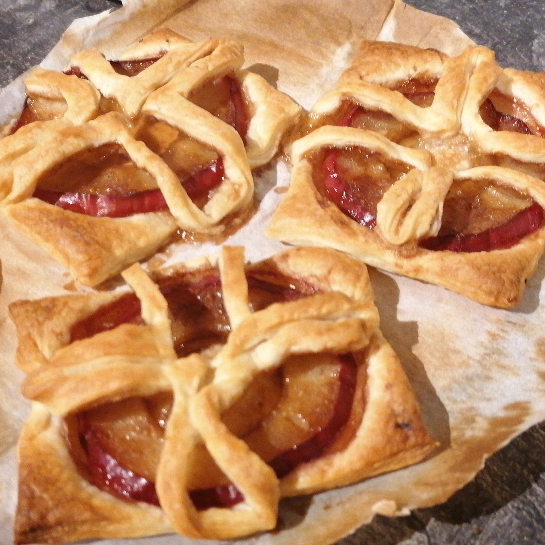 Puffy apple gingerbread treat