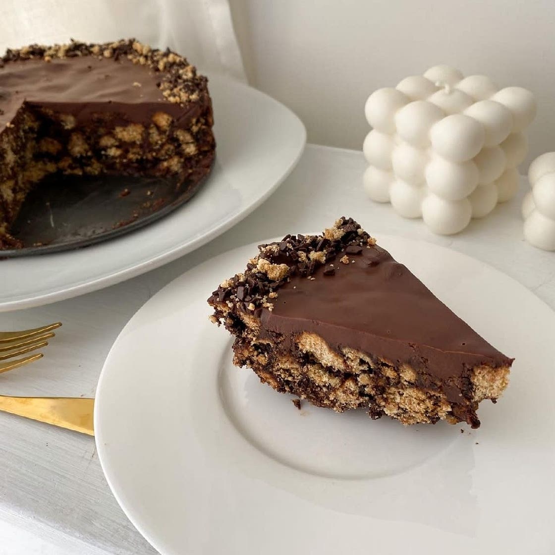 No bake chocolate biscuit cake